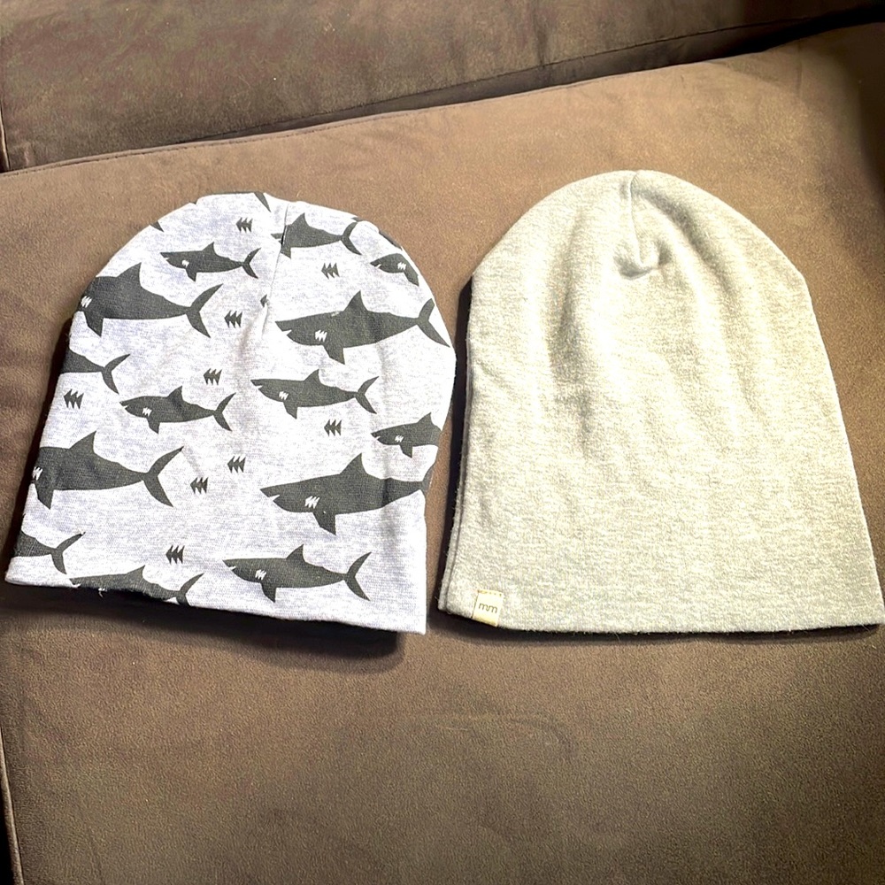 2/$20 NWOT 2x toddler Touque / hats - grey/black shark